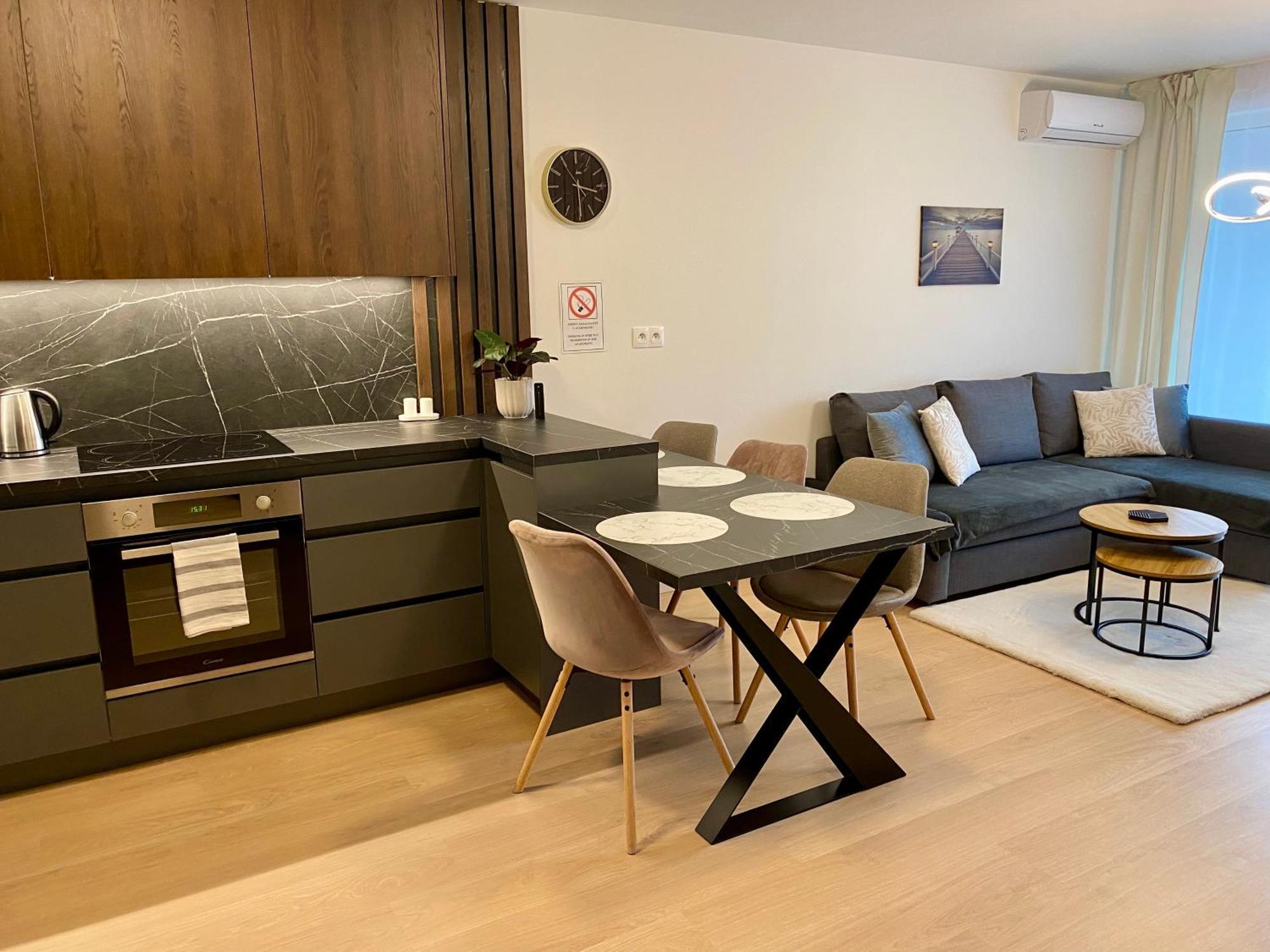 New With Free Garage Parking Near The Airport Apartmán Bratislava