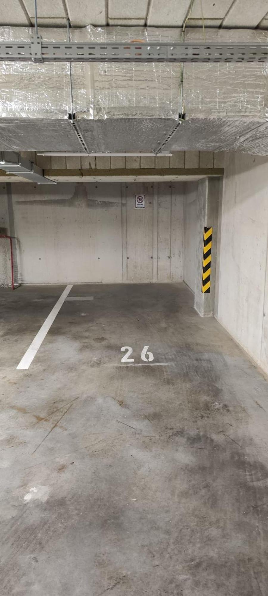 Apartment New With Free Garage Parking Near The Airport