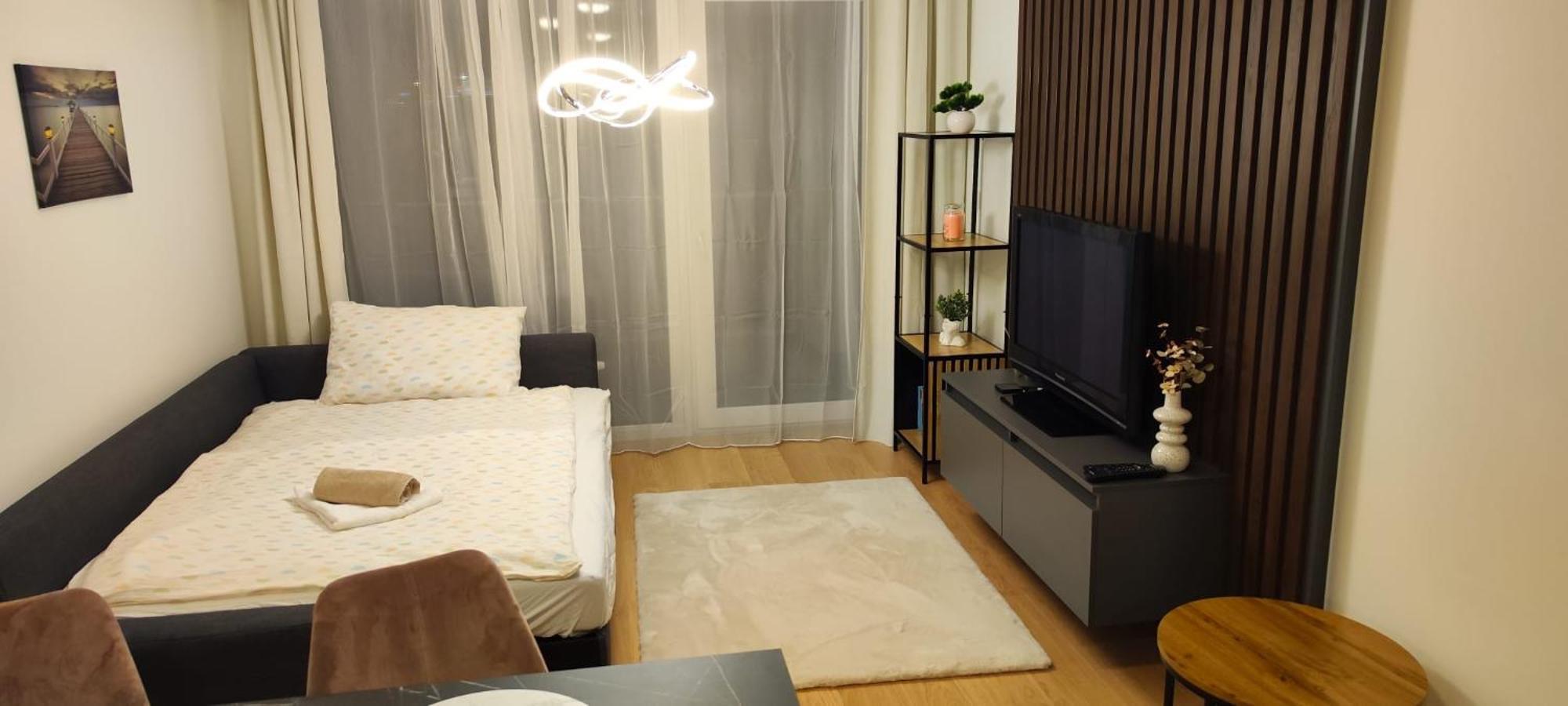 New With Free Garage Parking Near The Airport Apartment *